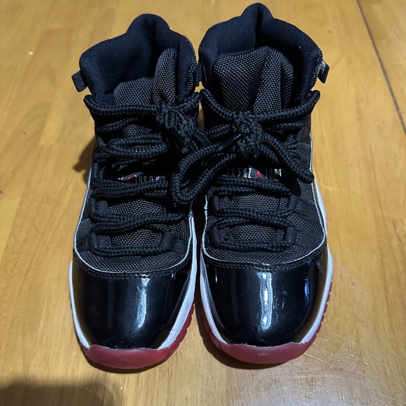 Pre-owned, Nike Air Jordan 11 Retro GS 'Bred', youth size 4, 378038-061 - Picture 2 of 5